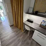 Renove Avec Terrasse Et Parking Au Lavandou - Fr-1-251-871 Apartman *
