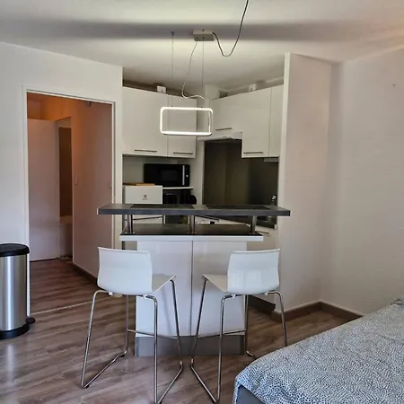 Renove Avec Terrasse Et Parking Au Lavandou - Fr-1-251-871 *