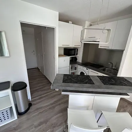 Rénové Pour 2 Personnes Au Lavandou Avec Parking - Fr-1-251-871 Appartement